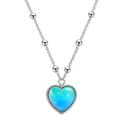 💗 Color-Changing Heart Necklace – A Little Piece That Changes With You