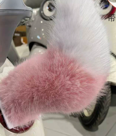 Interactive Wagging Car Tail – The Fun, Fluffy Tail That Brings Your Ride to Life! 🌈